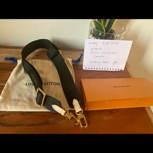 ‼️SOLD‼️Louis Vuitton Khaki Strap Multipochette